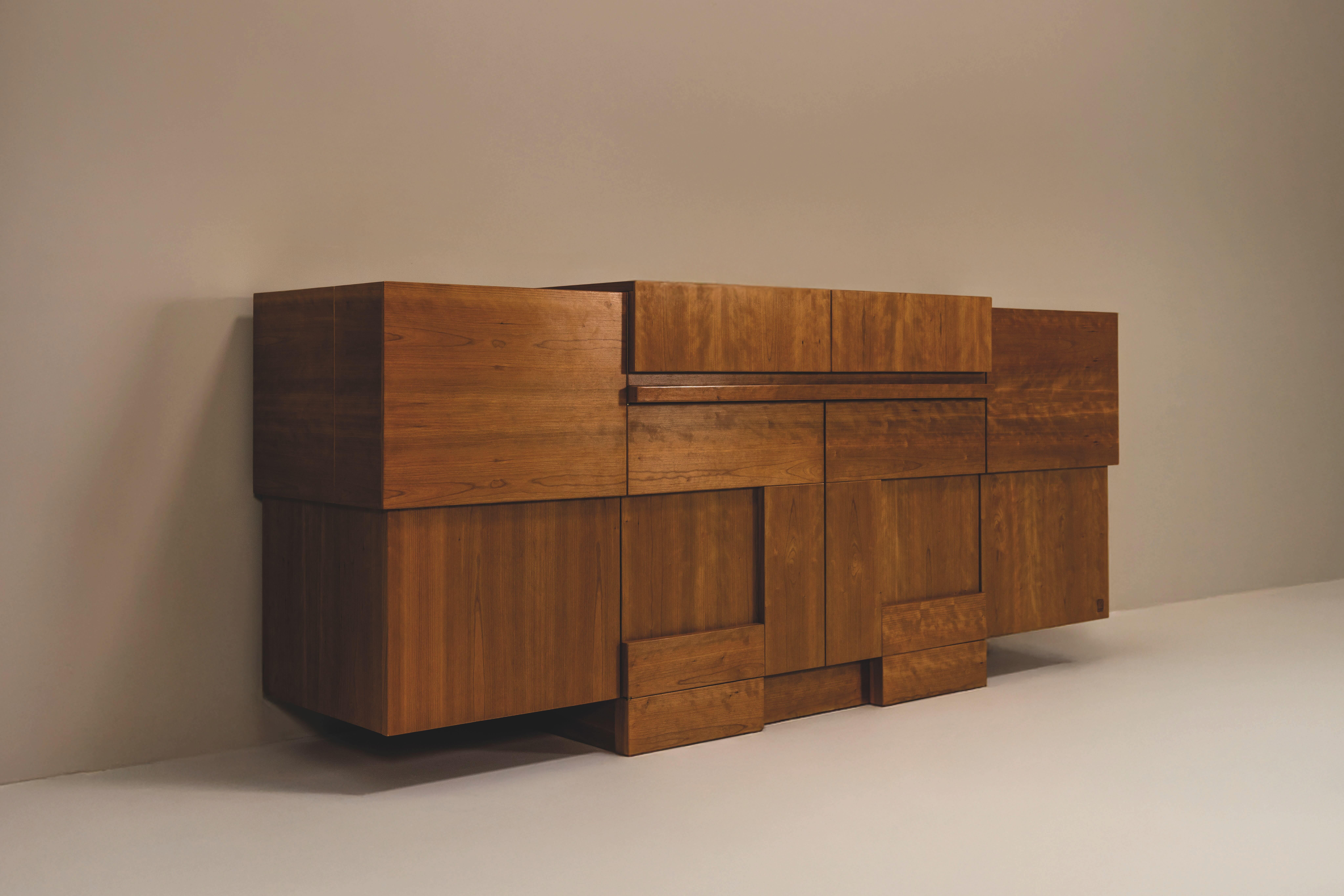 Madia sideboard van Ferdinando Meccani (1988), Courtesy AtKris Studio