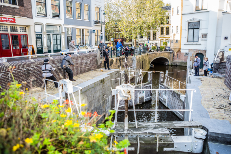 Grachten schuren Oscar van der Wijk Fotografie
