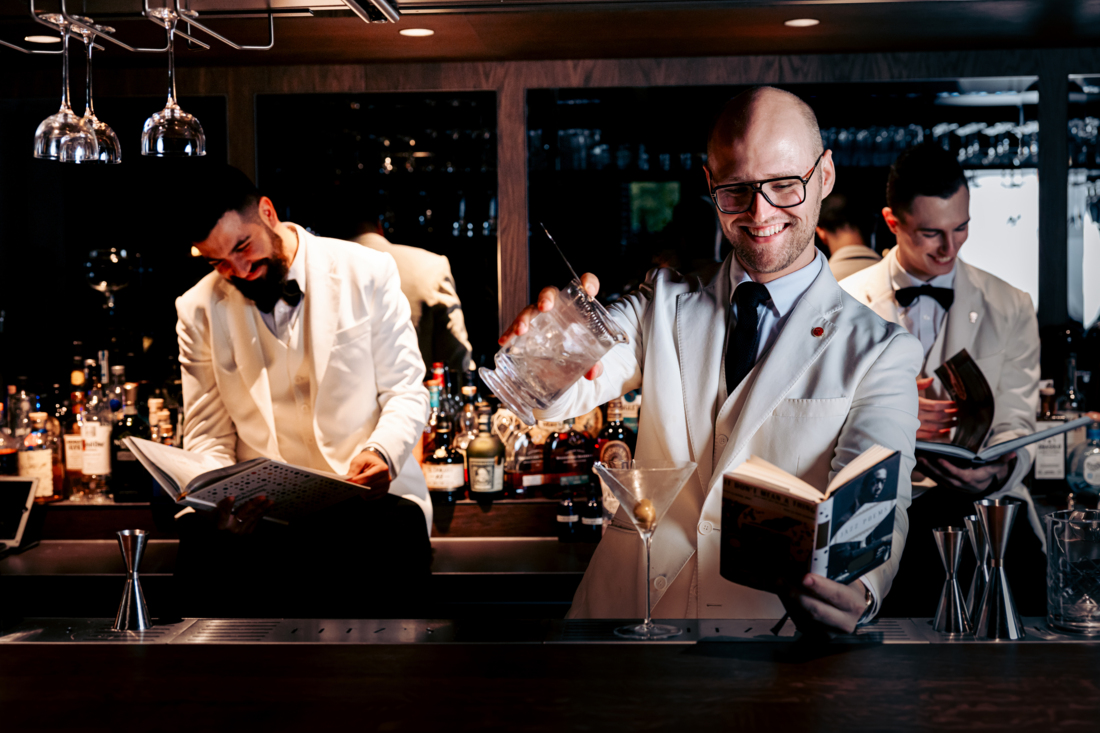 Fitz's Bar - Pillows at the Park