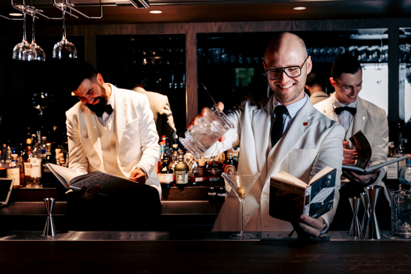 Fitz's Bar - Pillows at the Park