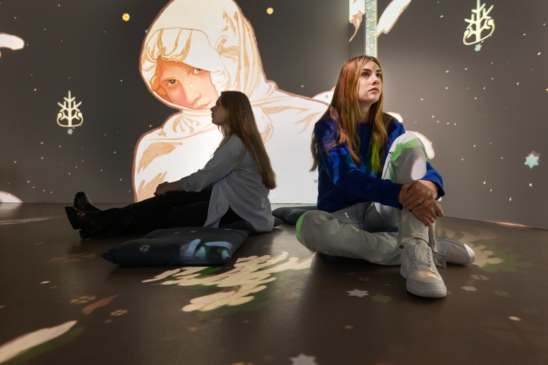 Alphonse Mucha, Het Slavische volk en hun oorspronkelijke thuisland: Tussen de Turaanse gesel en het zwaard van de Goten, uit het Slavisch Epos, 1912, eitempera op doek © Mucha Foundation. Fotografie © Sake Elzinga