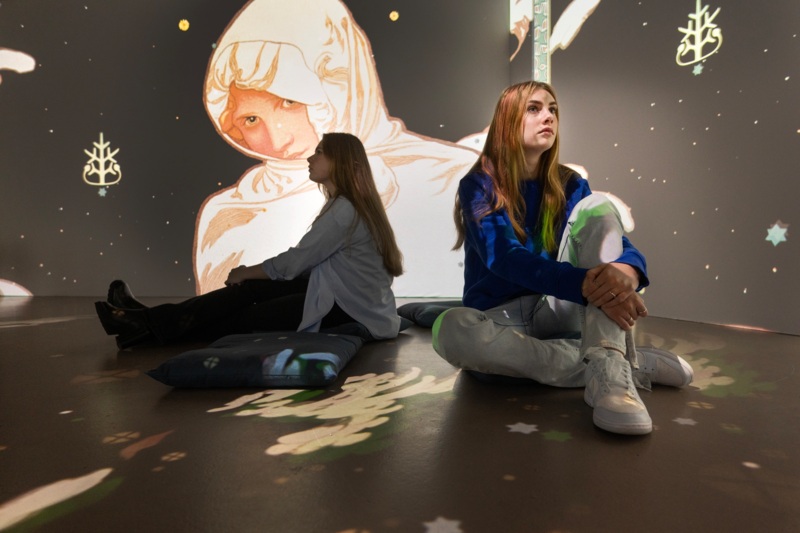 Alphonse Mucha, Het Slavische volk en hun oorspronkelijke thuisland: Tussen de Turaanse gesel en het zwaard van de Goten, uit het Slavisch Epos, 1912, eitempera op doek © Mucha Foundation. Fotografie © Sake Elzinga