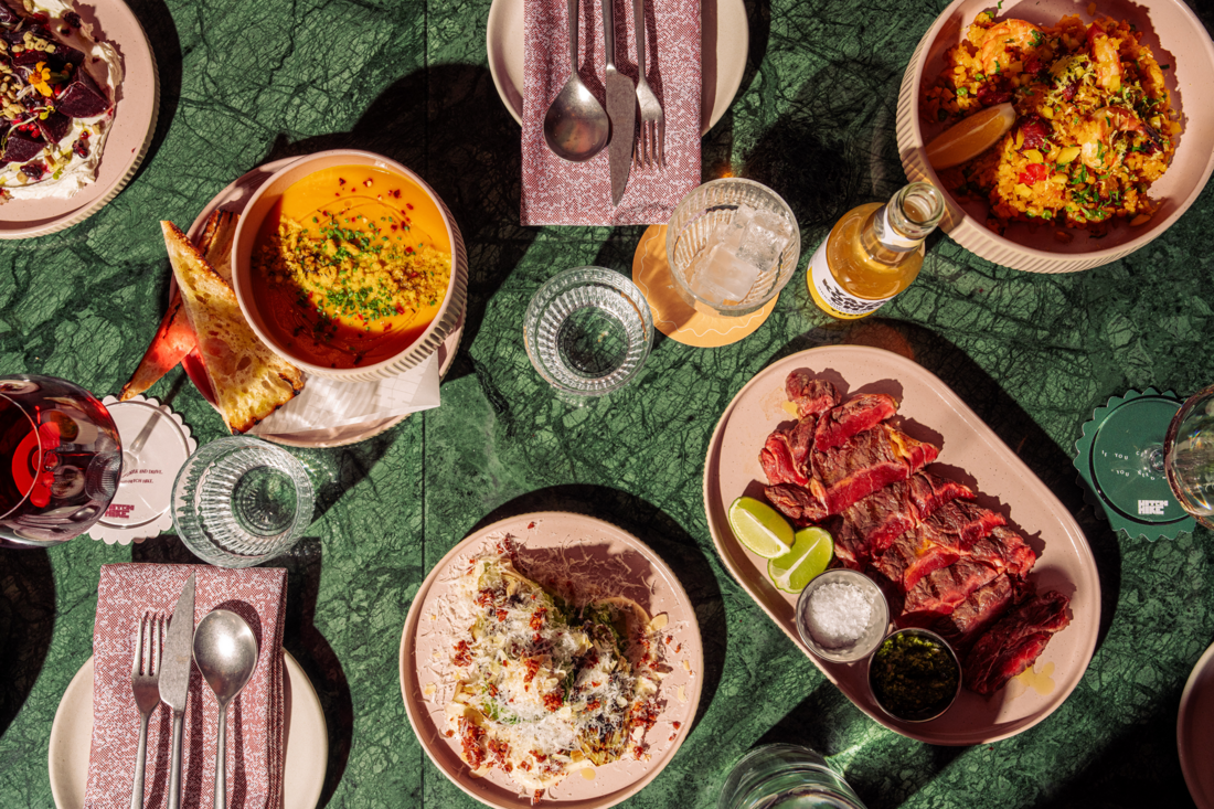 HitchHike © Emiro Smulders