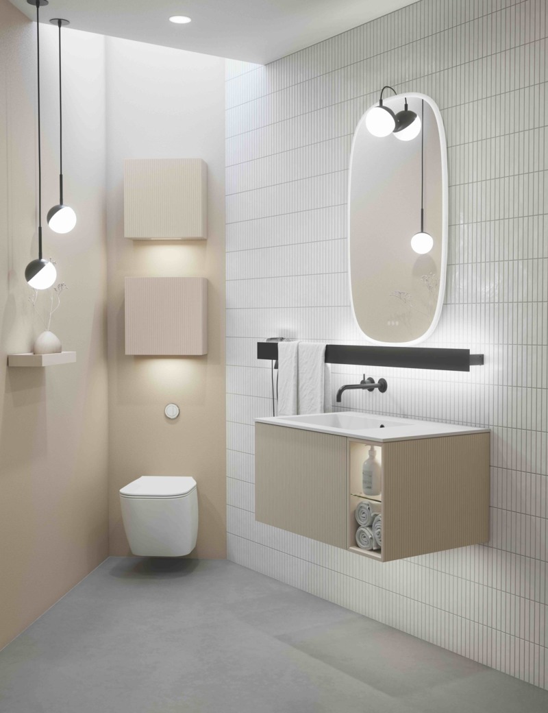 Geef je badkamer extra karakter met elegante ribdetails en eikenfineer fronten