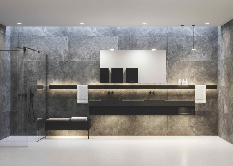 Op maat gemaakte wastafels en werkbladen in verfijnd Silestone, gecombineerd met natuurlijke materialen voor een harmonieus ontwerp vol luxe en comfort