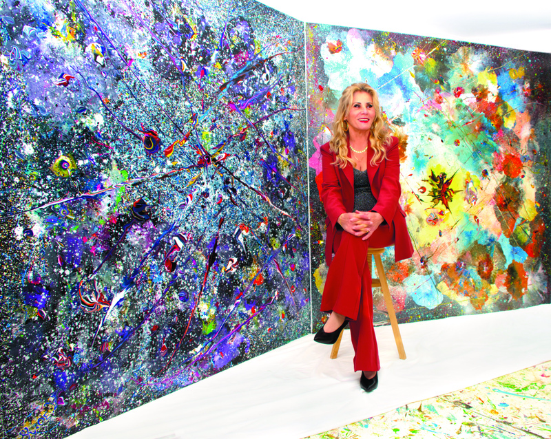 Keren de Vreede, portret bij monumentale werken © Saskia de Vreede van Erven