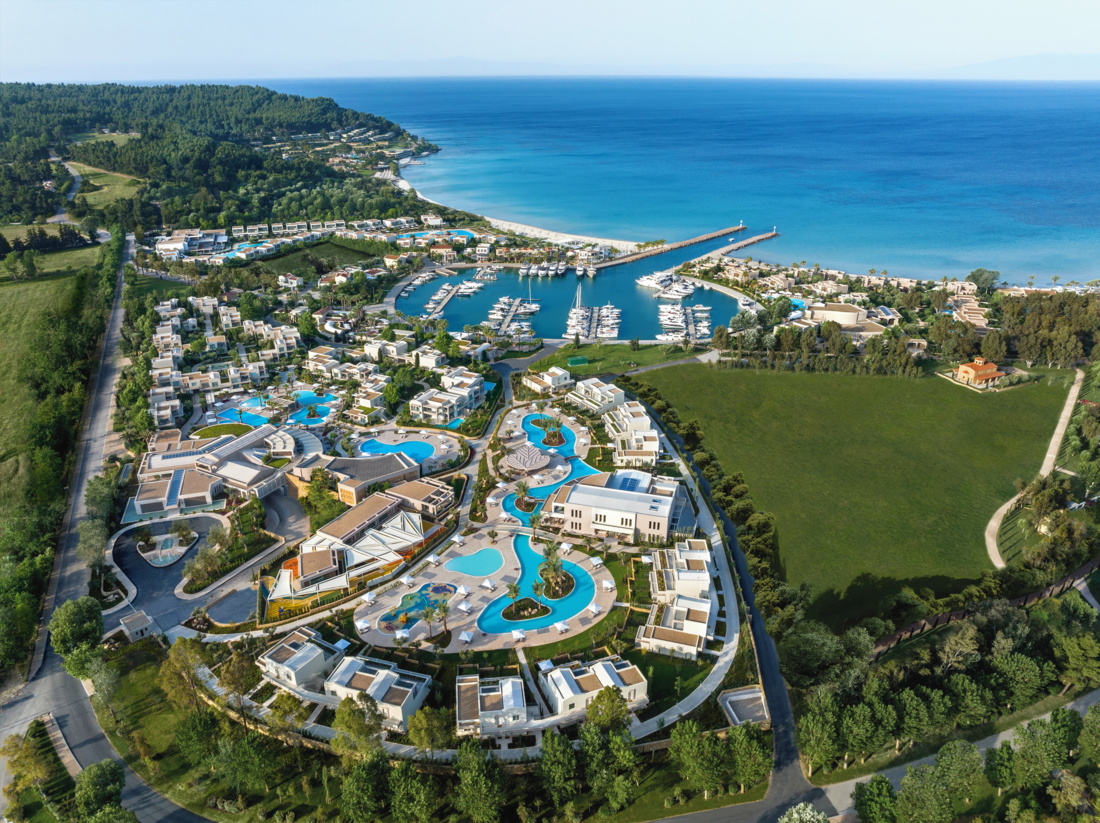 Porto Sani vanuit de lucht - Sani Resort 