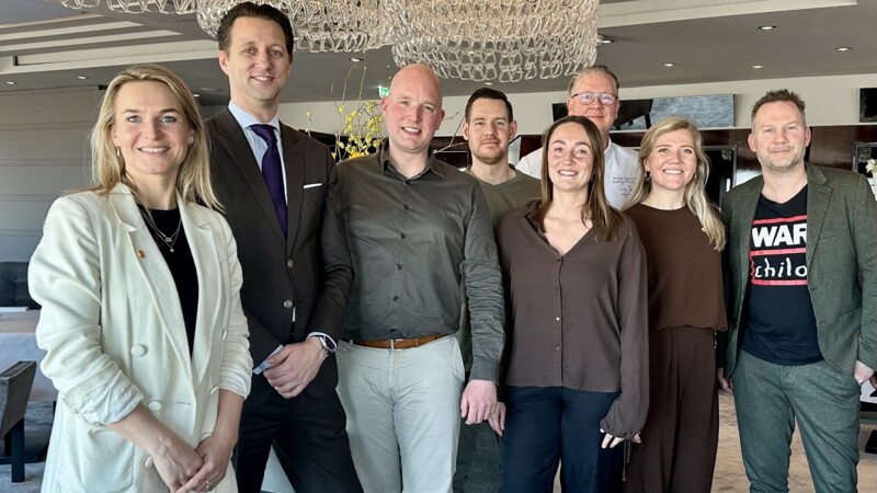 24H Chefs organisator Tjitze van Dam (3e van links)