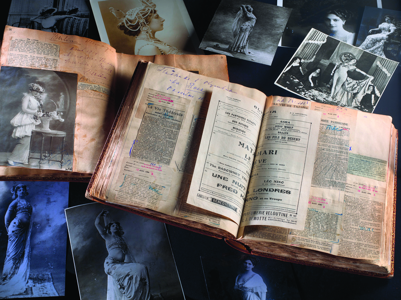 Plakboeken van Mata Hari, 1905-1915, Collectie Fries Museum. Fotografie: Erik en Petra Hesmerg 