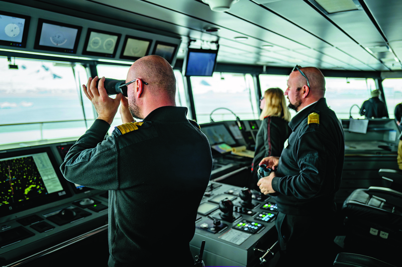 Graham Island, Antarctisch Schiereiland vanaf de brug van Scenic Eclipse © Benn Berkeley