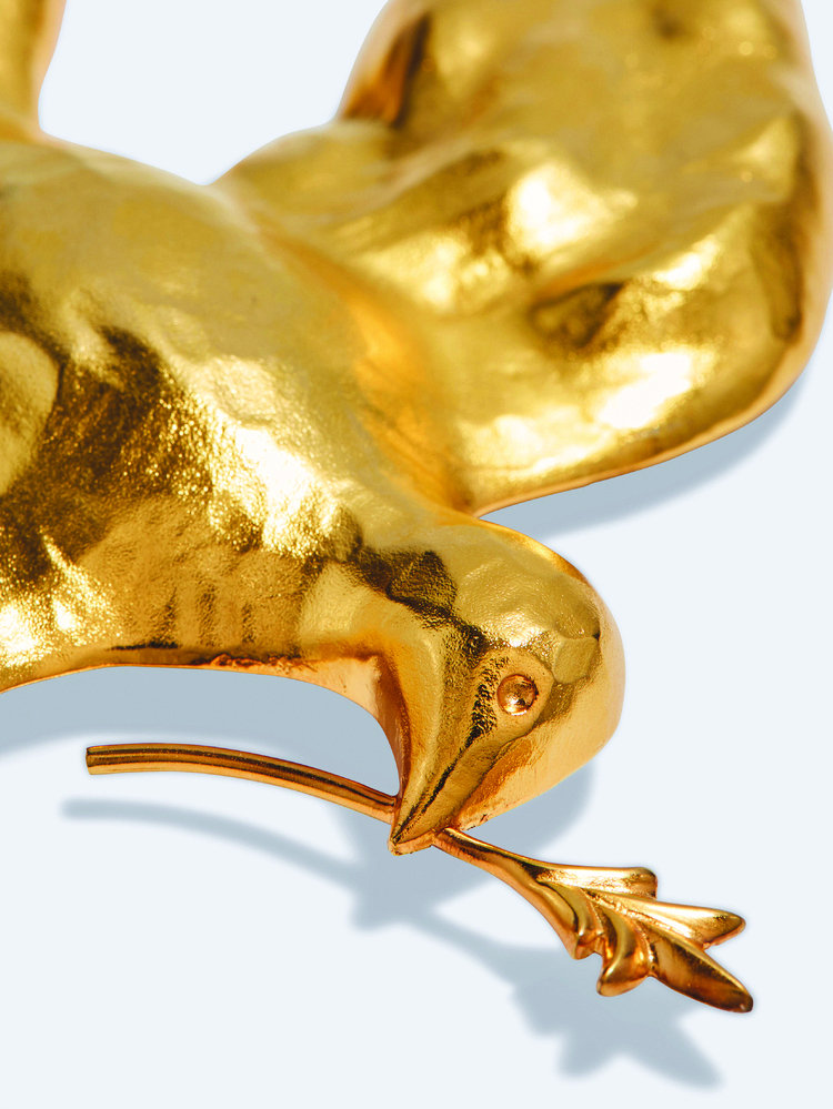 Schiaparelli, The dove of peace, 2021, metaal