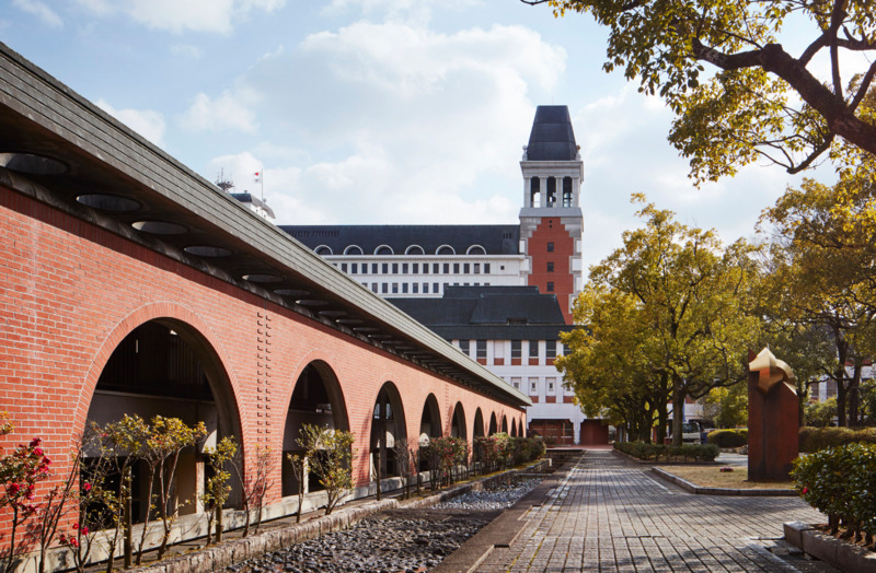 Zicht op het stadhuis van Kurashiki