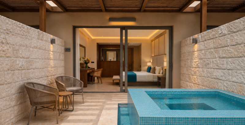 deluxe suite outdoor whirpool