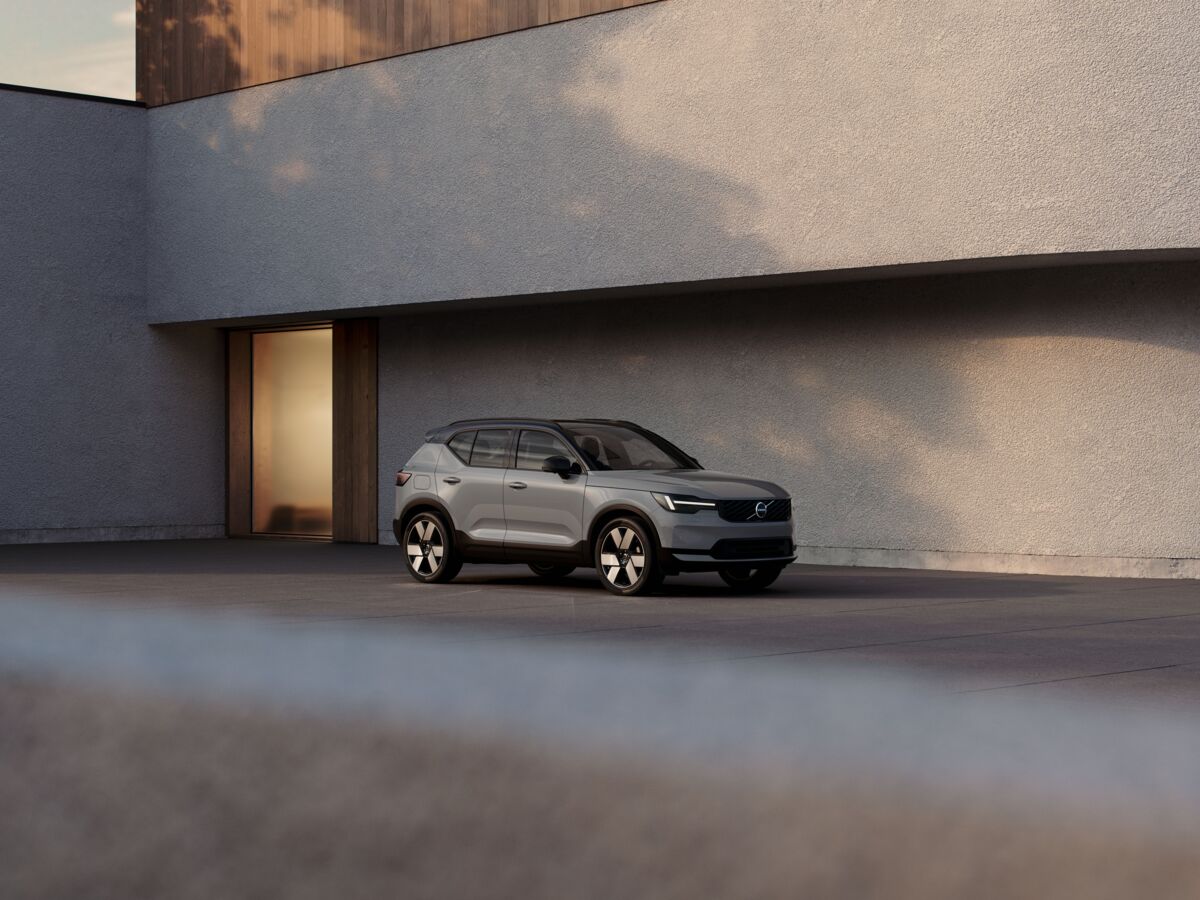 Volvo EX40