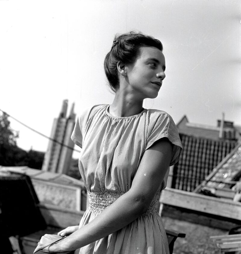 Emmy Andriesse, Violette Cornelius, Amsterdam, 1938–1939 Special Collections, Leiden University Libraries