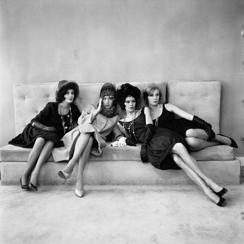 Models during a fashion show by designer Dick Holthaus, Amsterdam, 1961 © Violette Cornelius / Nederlands Fotomuseum Models during a fashion show by designer Dick Holthaus, Amsterdam, 1961 © Violette Cornelius / Nederlands Fotomuseum